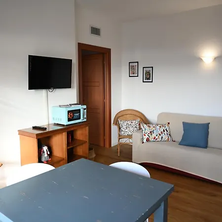 Apartment La Finestra Blu 2 Alba (Piedmont)